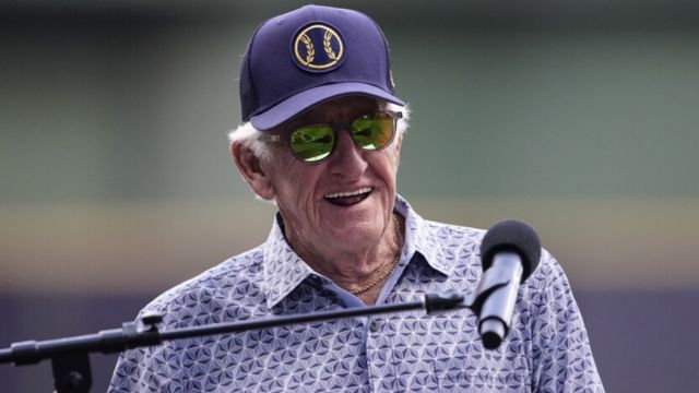 Bob Uecker, Beloved Brewers Broadcaster and 'Major League' Actor, Dies at 90 