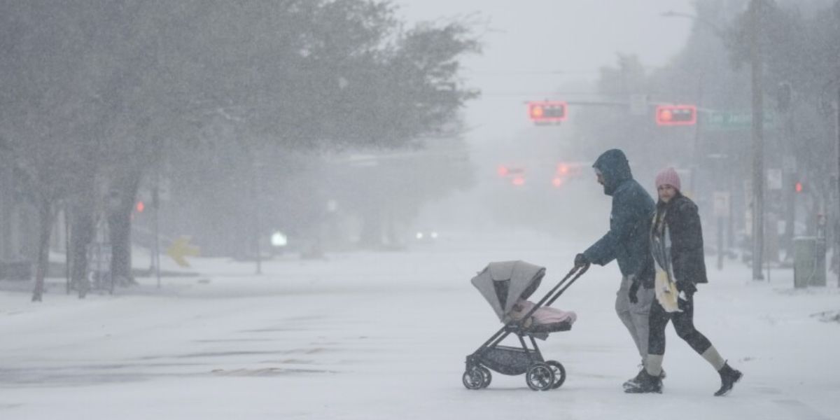 Snow and Ice Ravage Gulf Coast, Leaving Five Dead and 220 Million in Freezing Temps