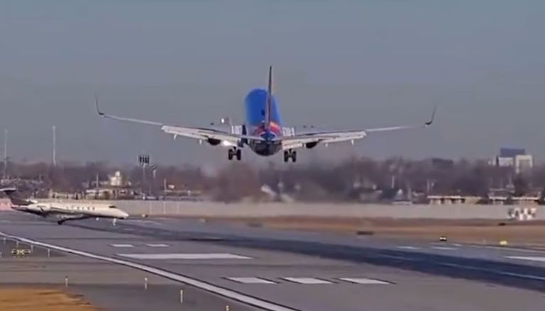 Southwest Airlines Plane Aborts Landing to Avoid Mid-Air Collision at Chicago Midway